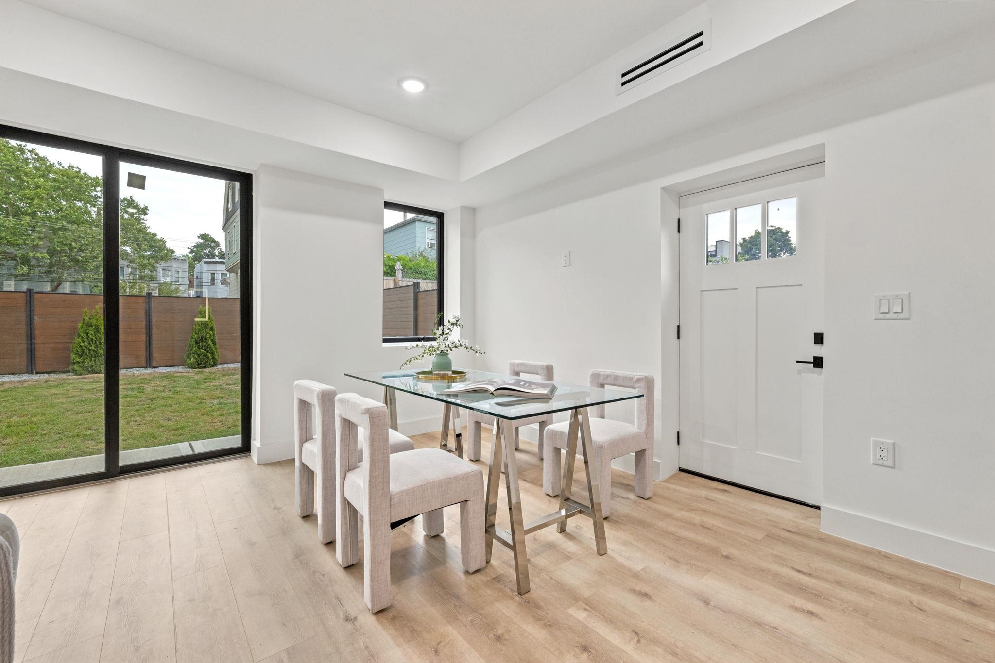 42 WAVERLY ST Unit: 1