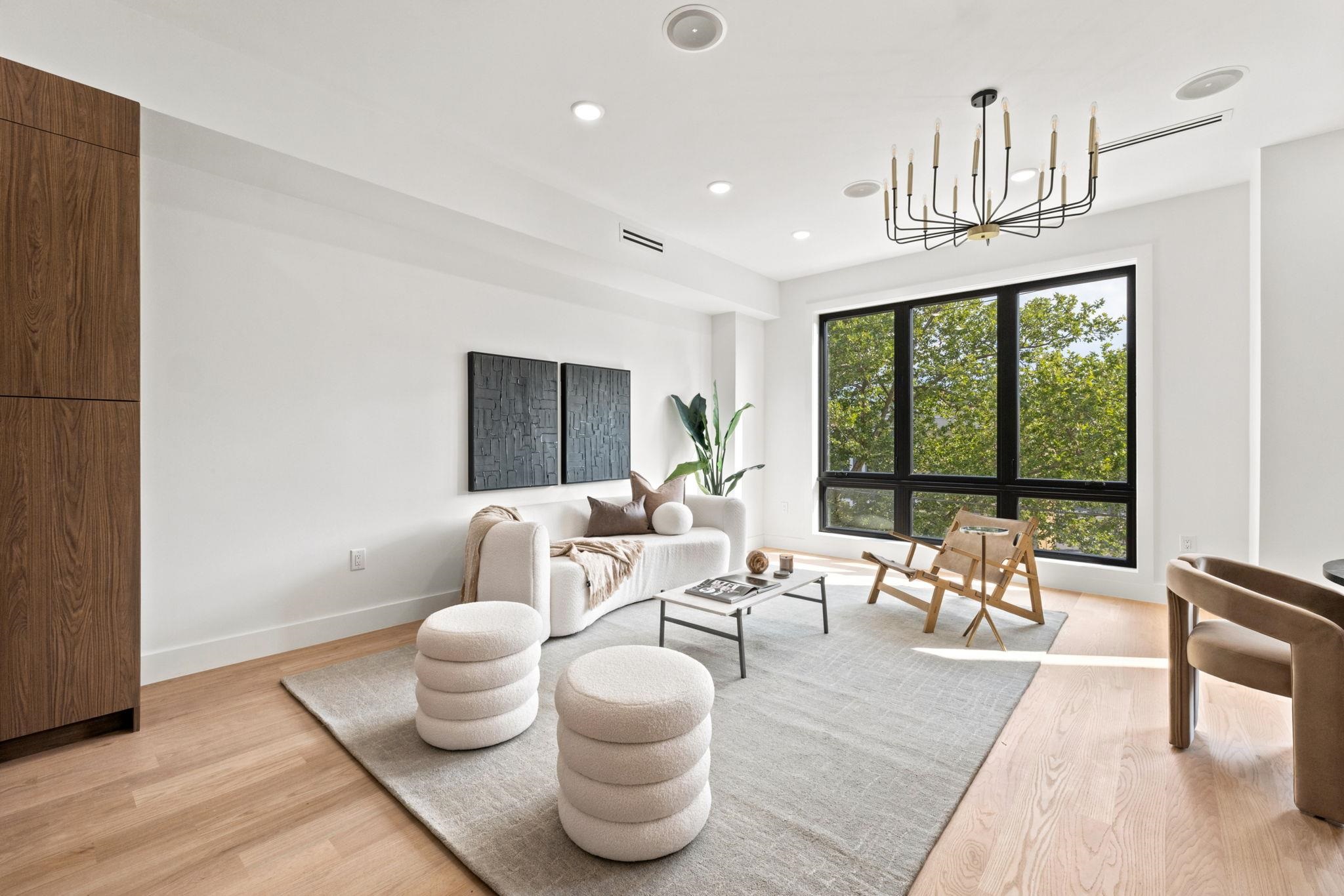 42 WAVERLY ST Unit: 2