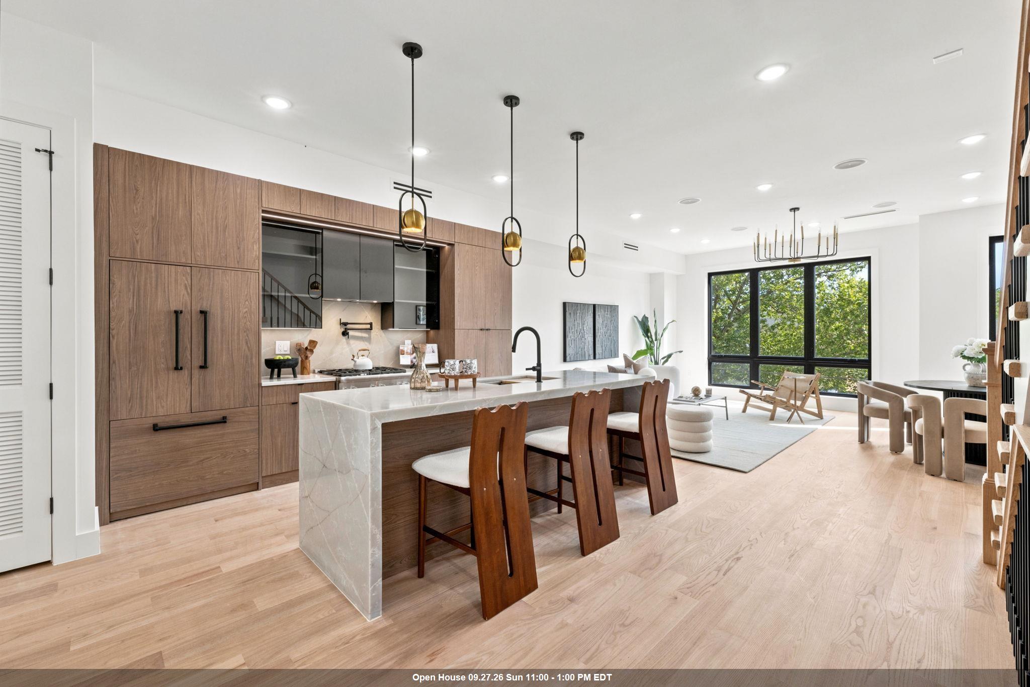 42 WAVERLY ST Unit: 2
