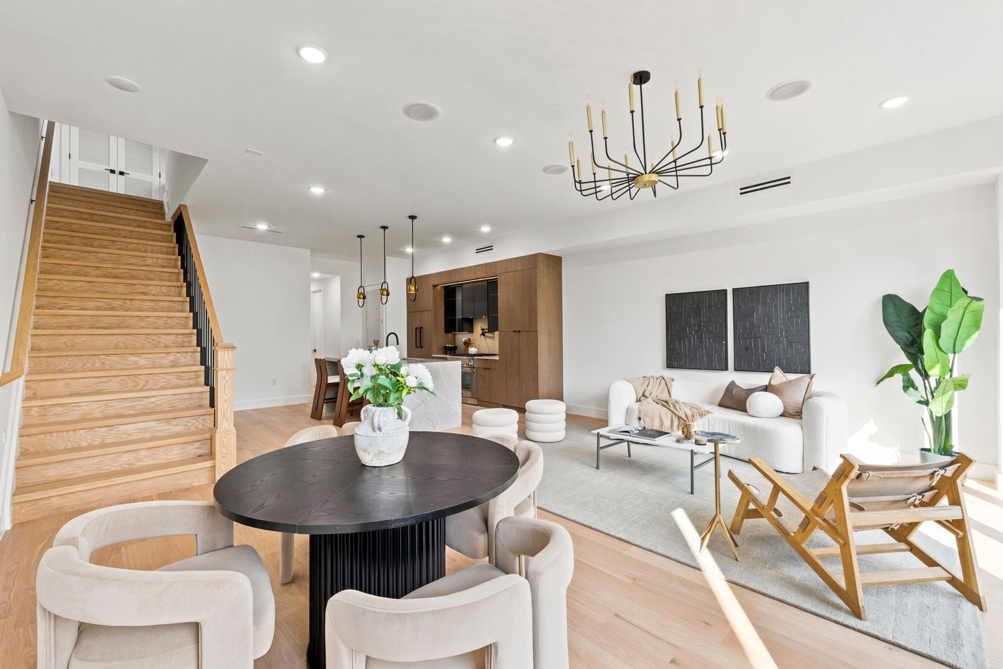 42 WAVERLY ST Unit: 2