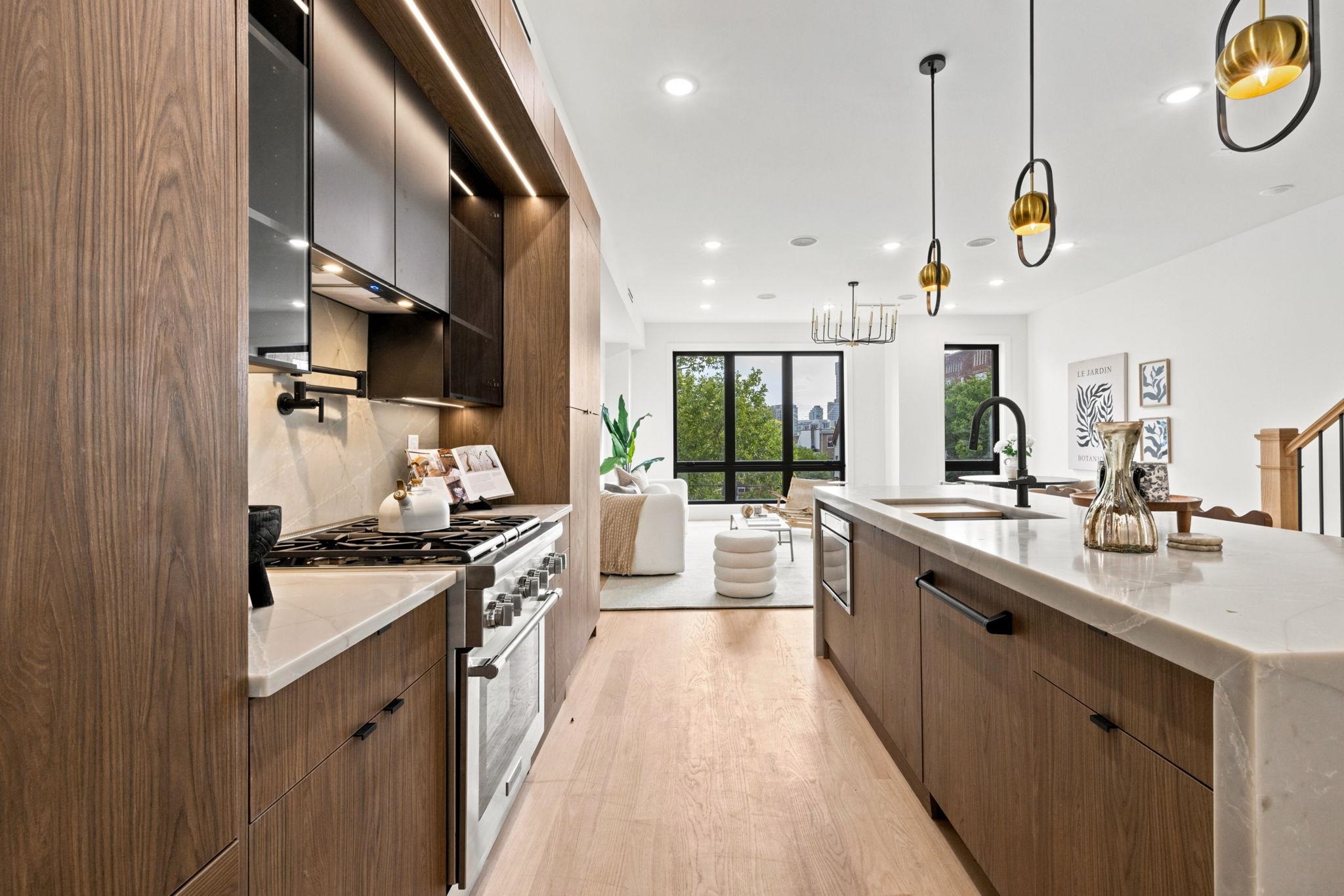 42 WAVERLY ST Unit: 2