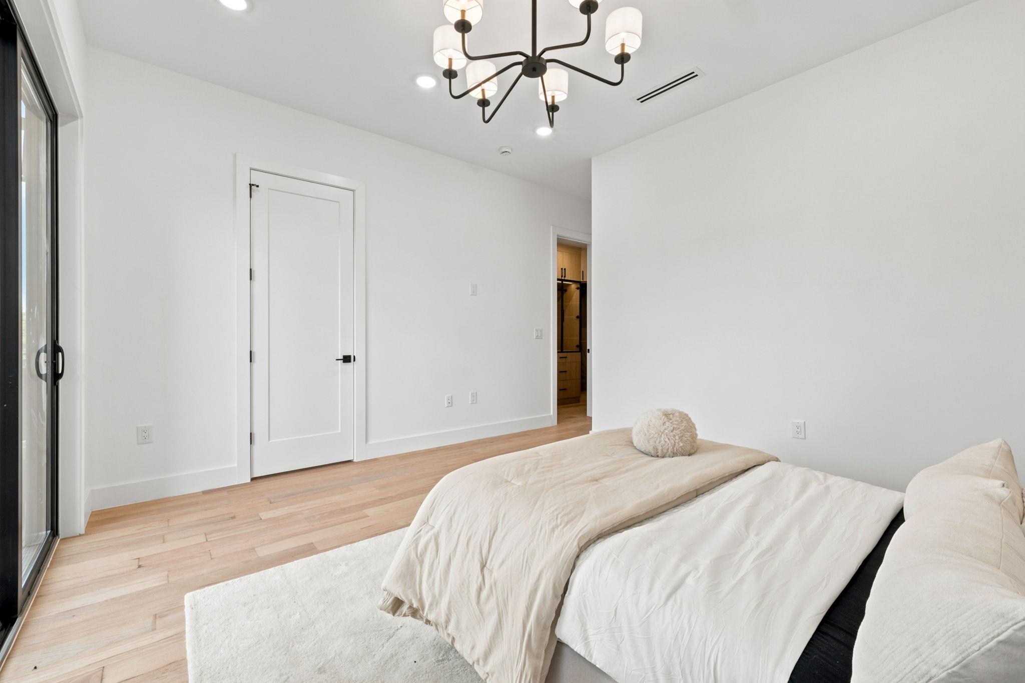 42 WAVERLY ST Unit: 2