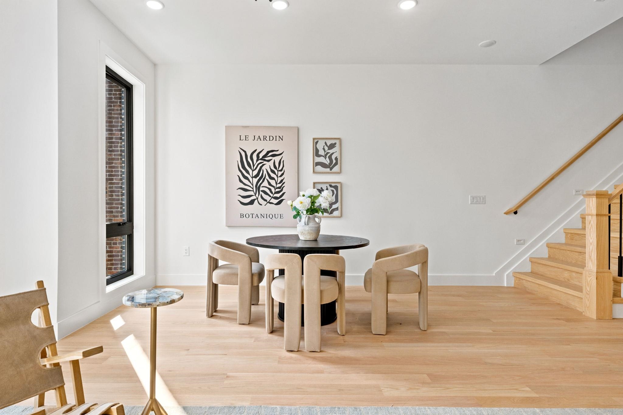 42 WAVERLY ST Unit: 2