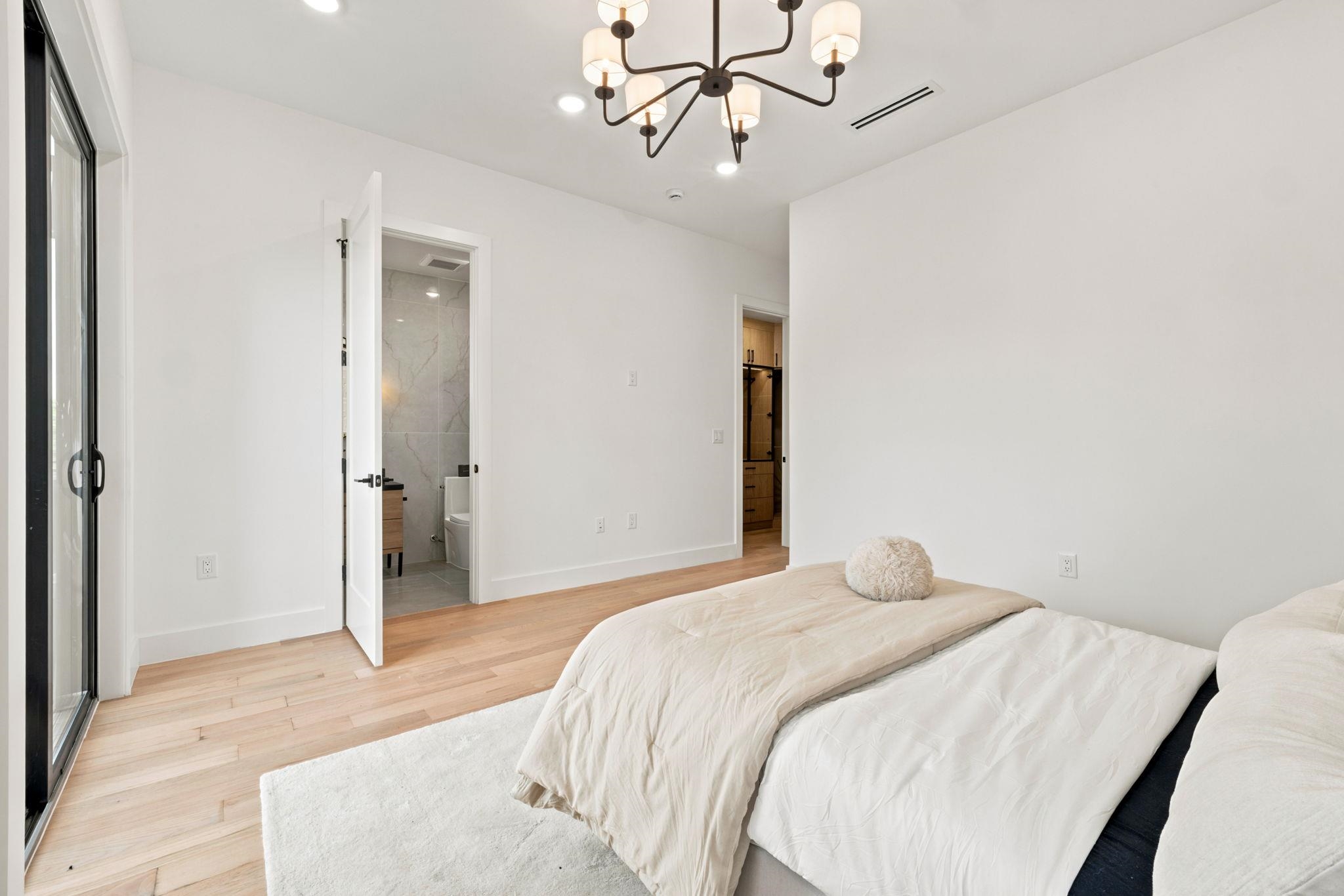 42 WAVERLY ST Unit: 2