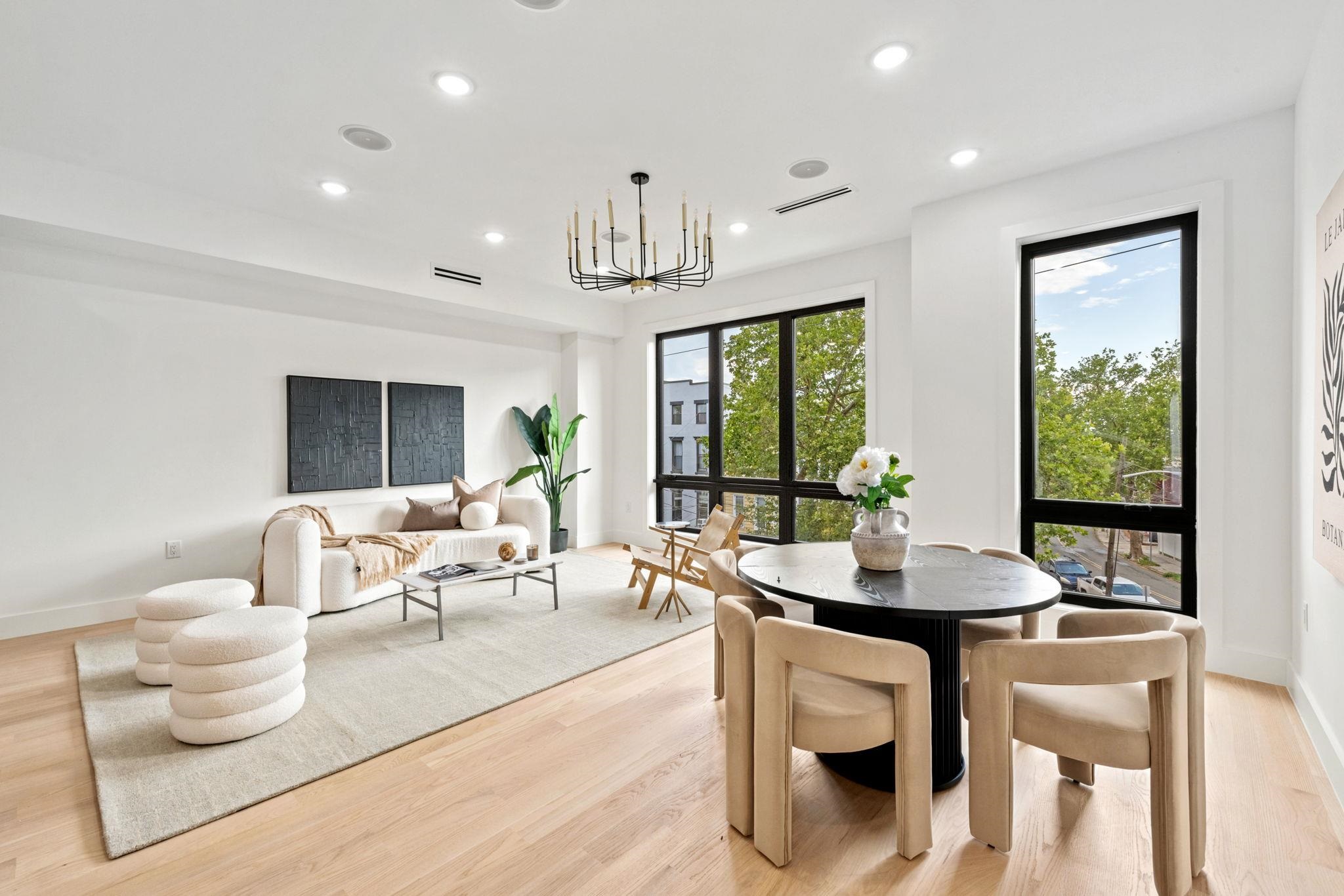 42 WAVERLY ST Unit: 2