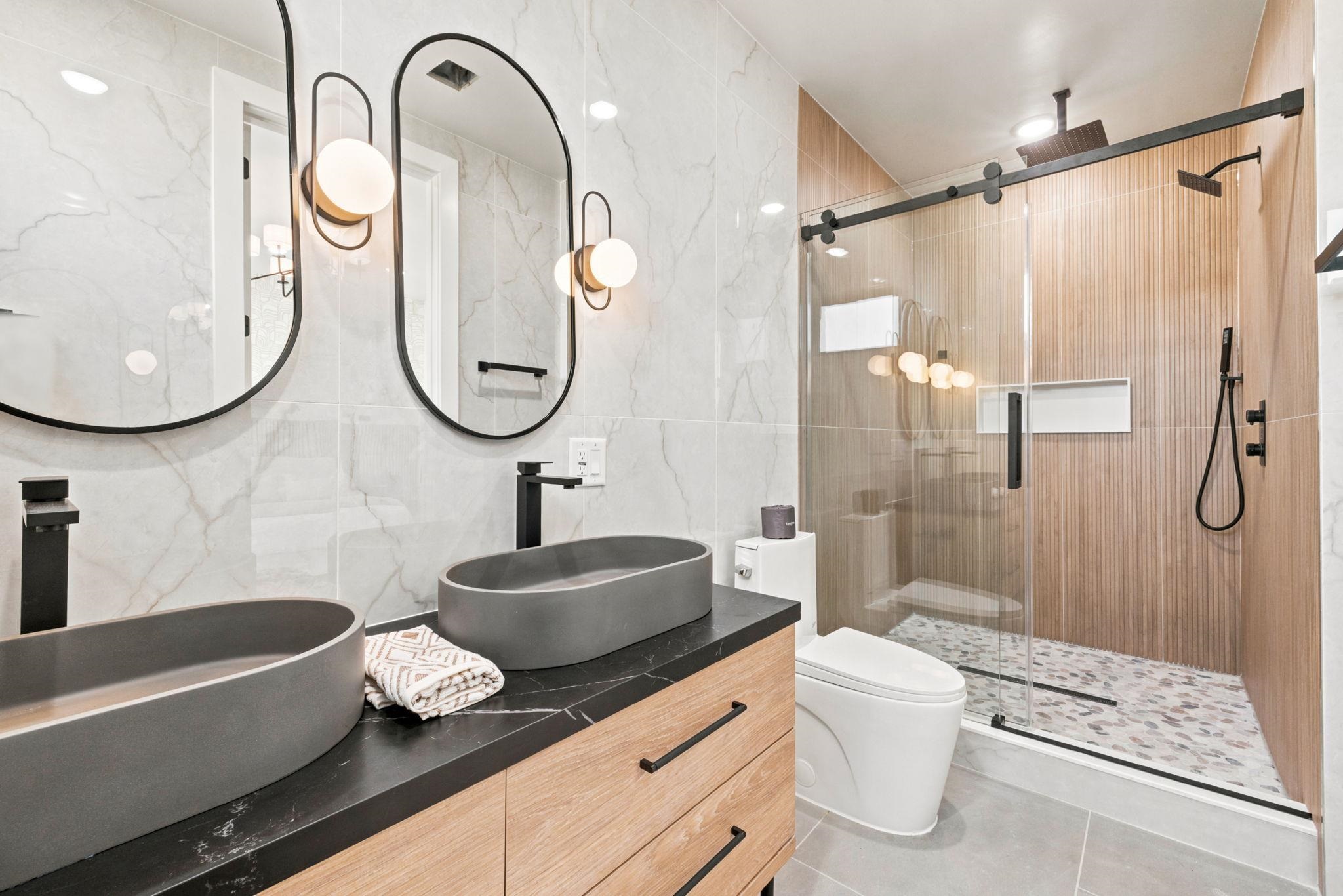 42 WAVERLY ST Unit: 2