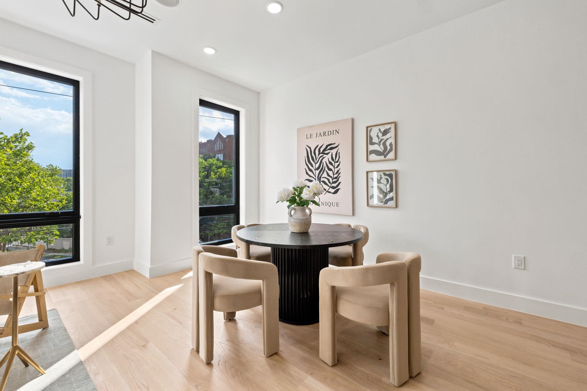 42 WAVERLY ST Unit: 2