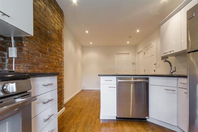281.5 2ND ST Unit: 3