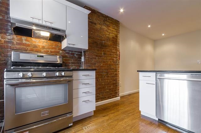 281.5 2ND ST Unit: 3