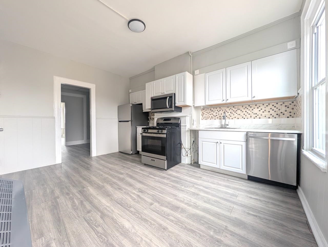 146 HOPKINS AVE Unit: 3