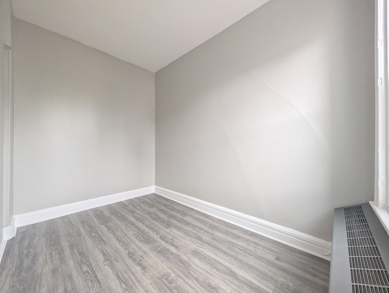146 HOPKINS AVE Unit: 3