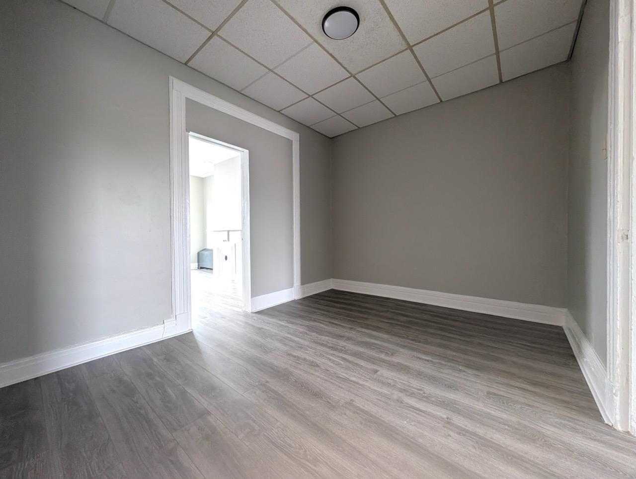146 HOPKINS AVE Unit: 3