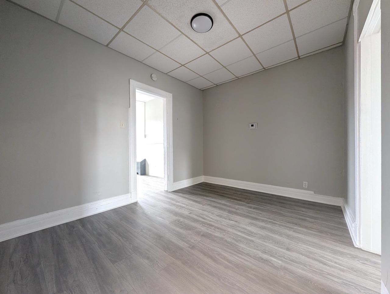 146 HOPKINS AVE Unit: 3