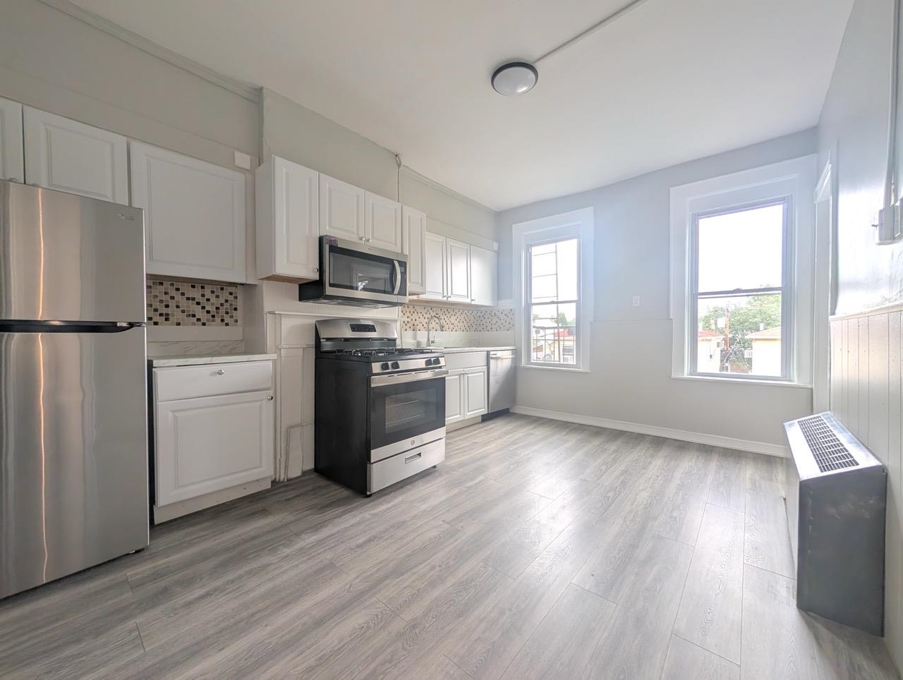 146 HOPKINS AVE Unit: 3