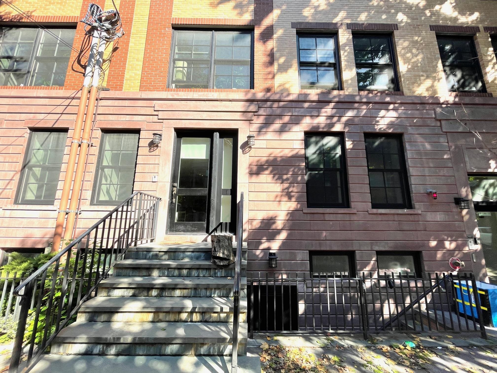 222 1ST ST Unit: 8