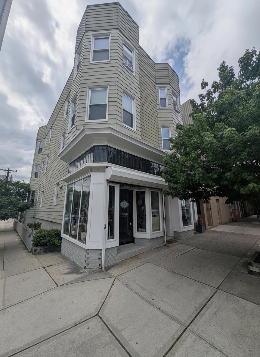 107 BOWERS ST Unit: 1R (101)