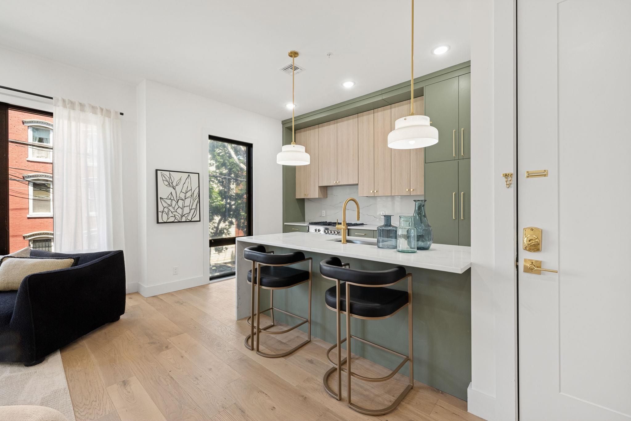 100 WEBSTER AVE Unit: 2