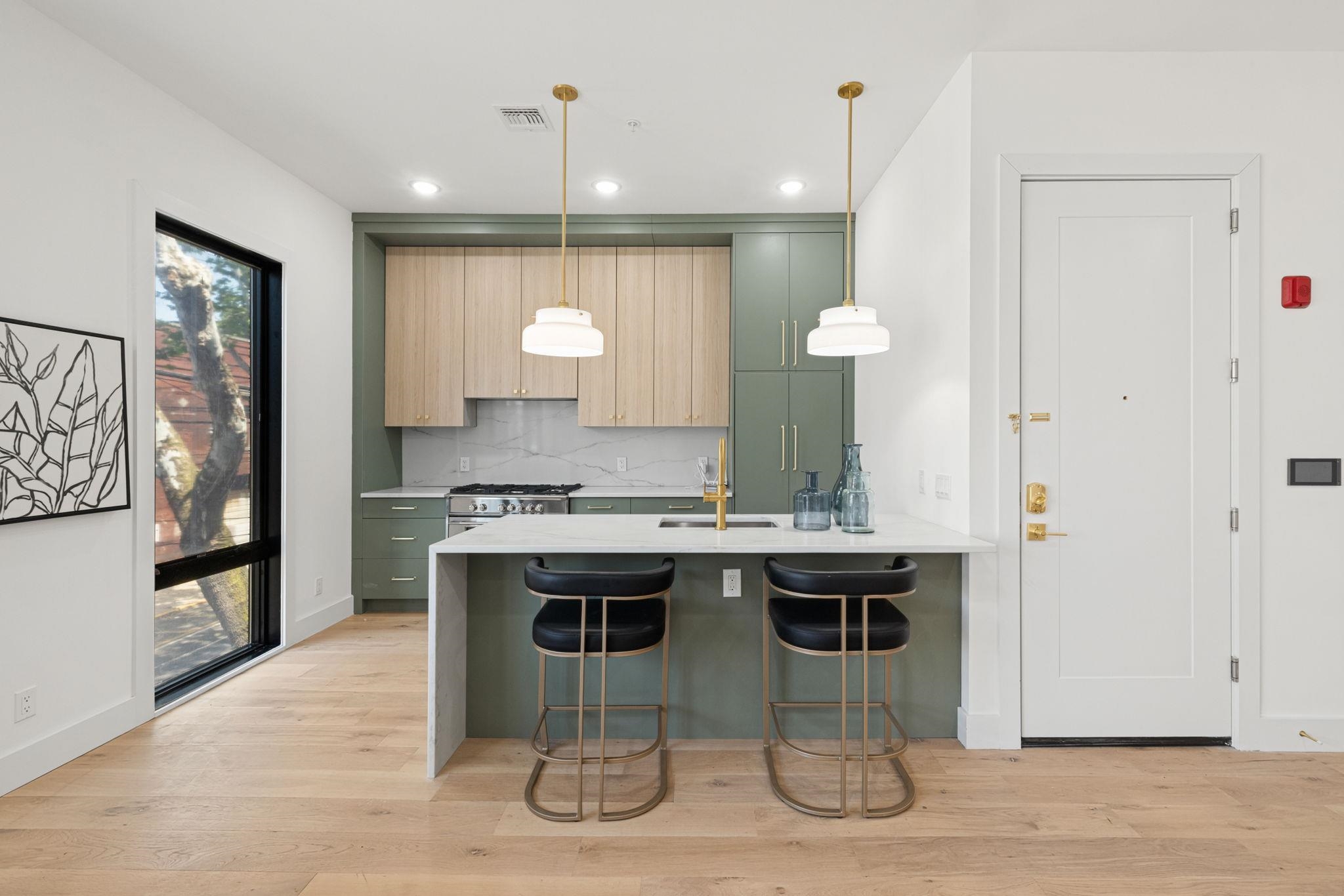 100 WEBSTER AVE Unit: 2