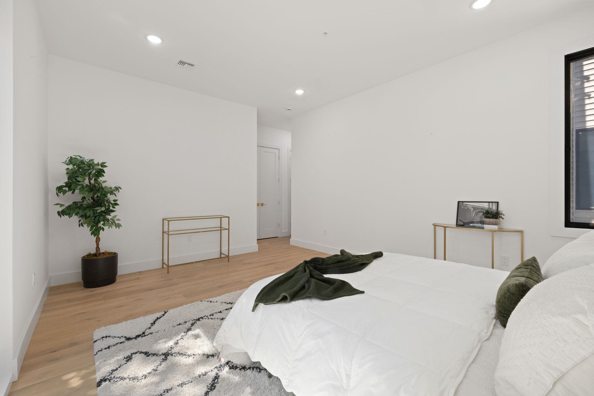 100 WEBSTER AVE Unit: 2