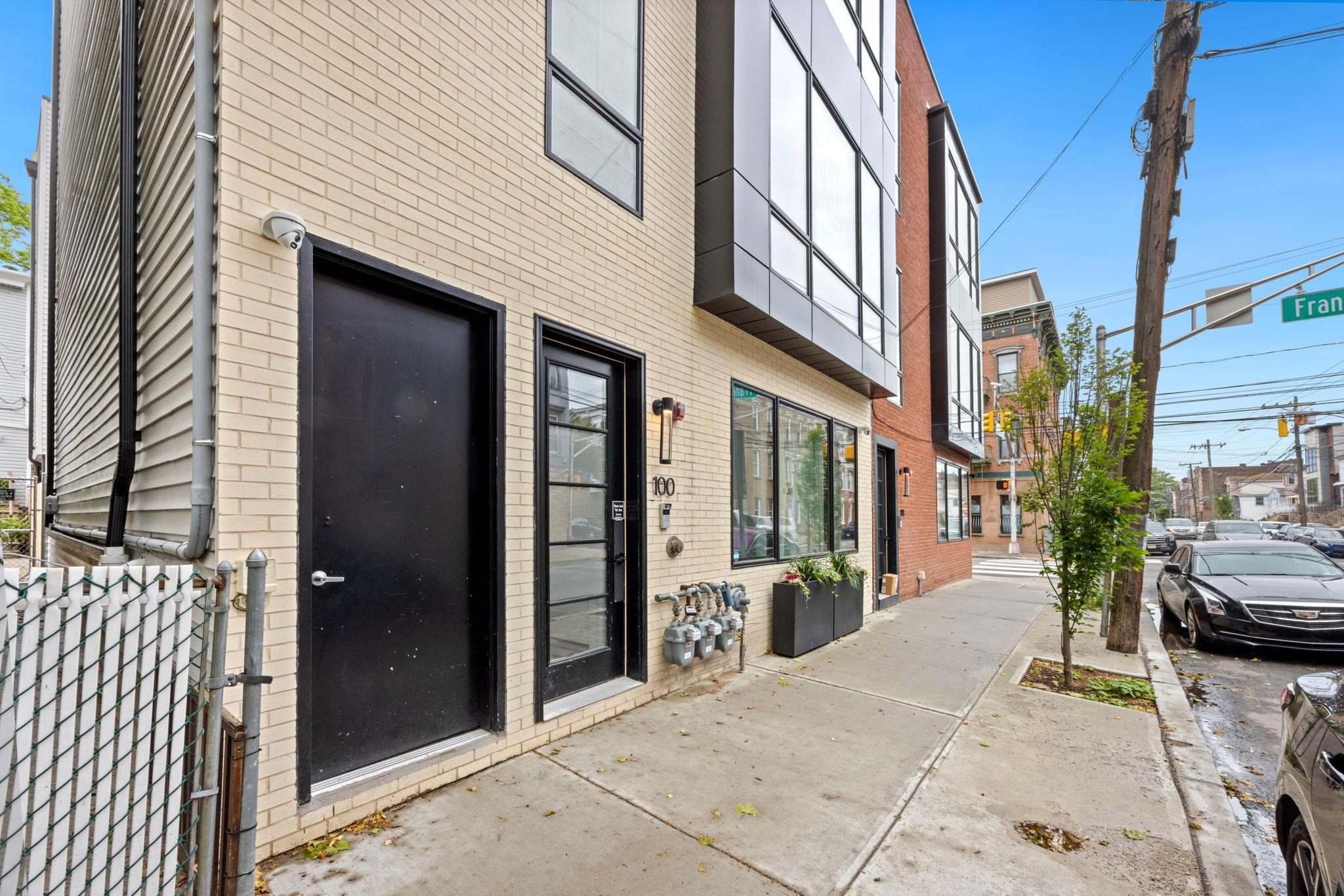 100 WEBSTER AVE Unit: 2