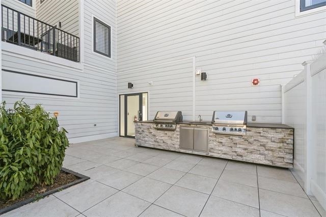139 BRUNSWICK ST Unit: 304