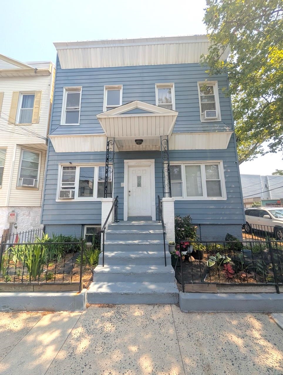102 RESERVOIR AVE Unit: 2L