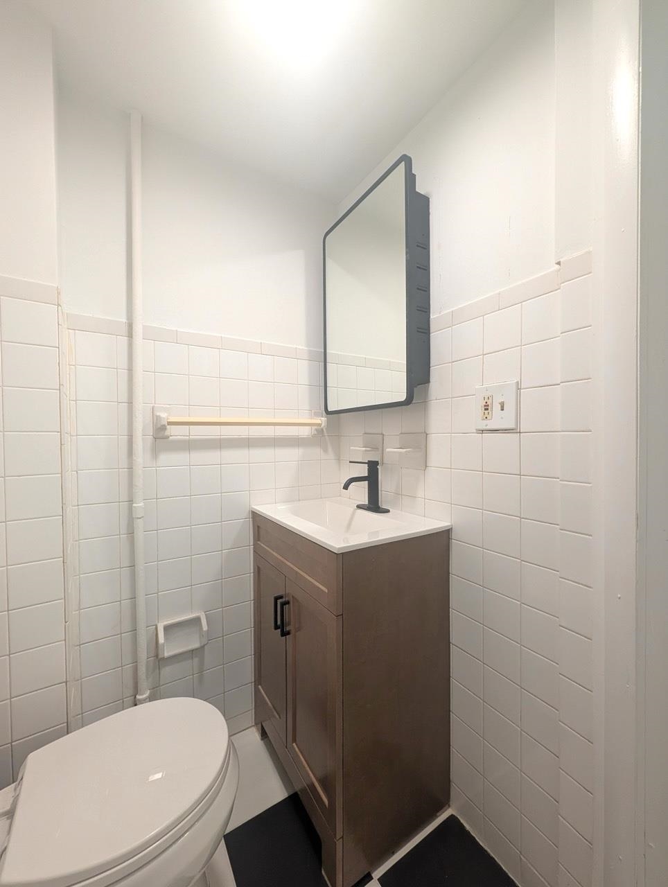 102 RESERVOIR AVE Unit: 2L