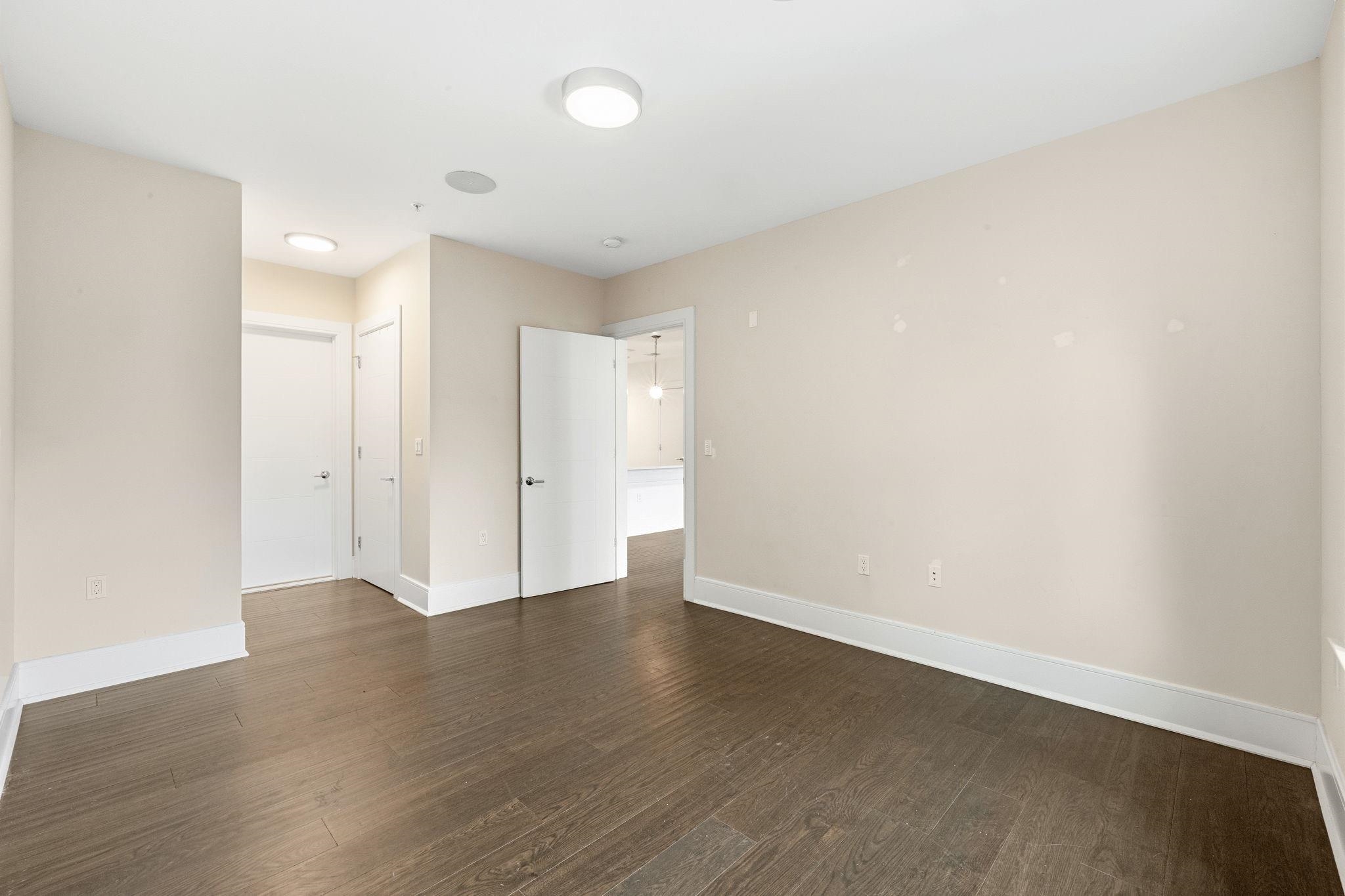 313 7TH ST Unit: 302