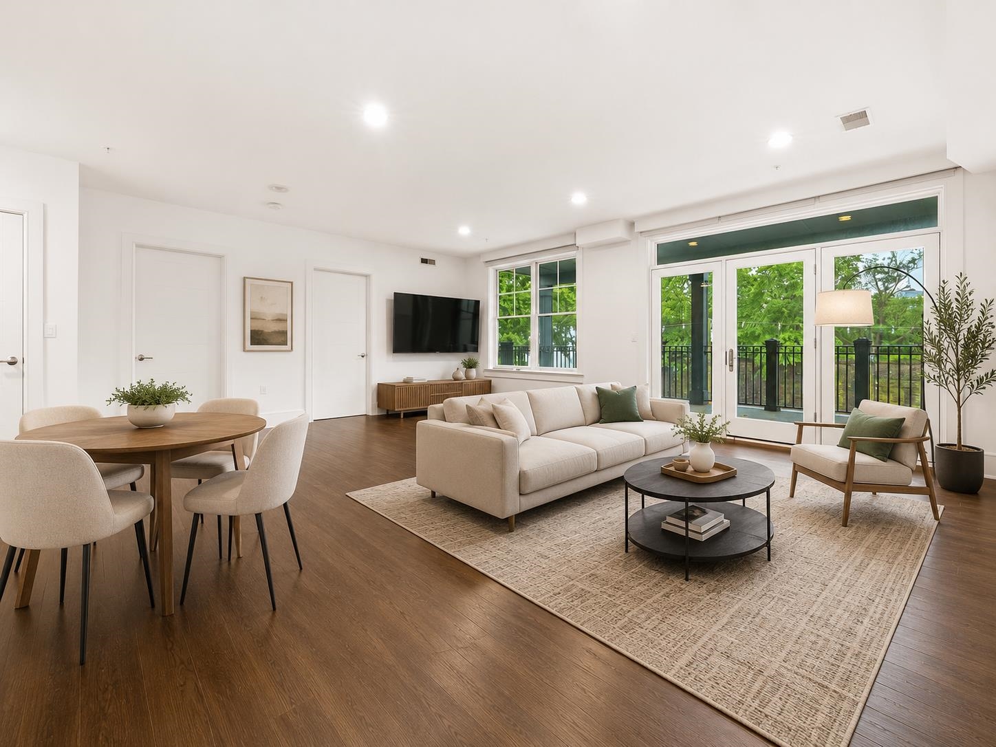 313 7TH ST Unit: 302