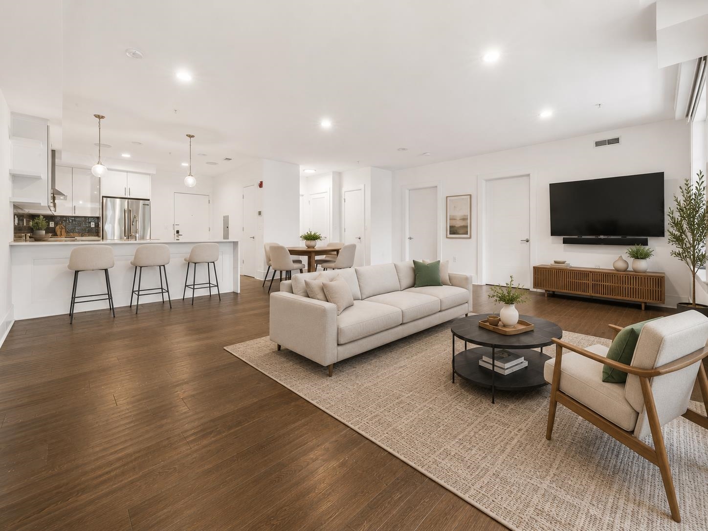313 7TH ST Unit: 302