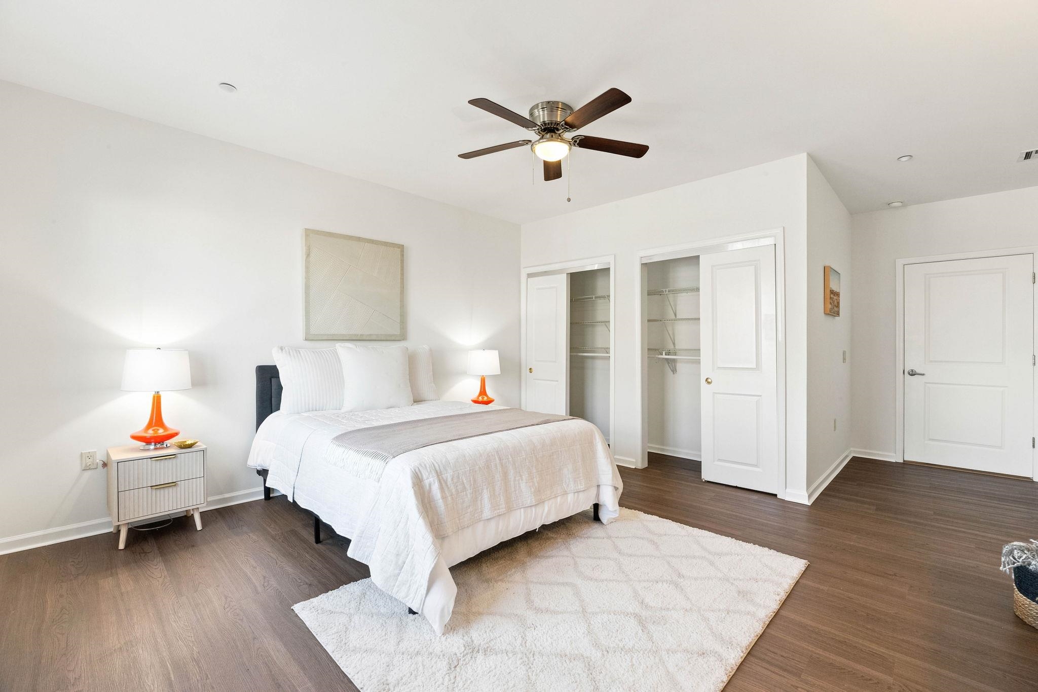 1209 SUMMIT AVE Unit: 202