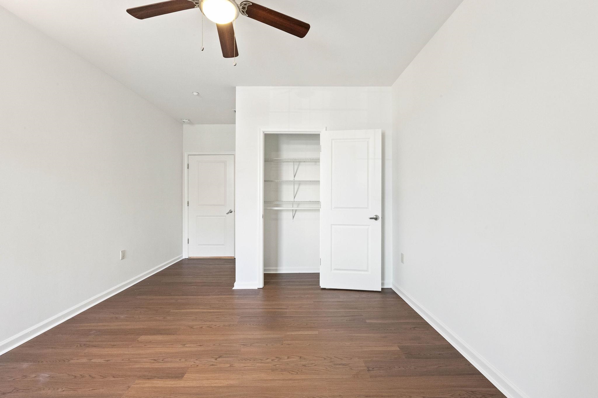 1209 SUMMIT AVE Unit: 202