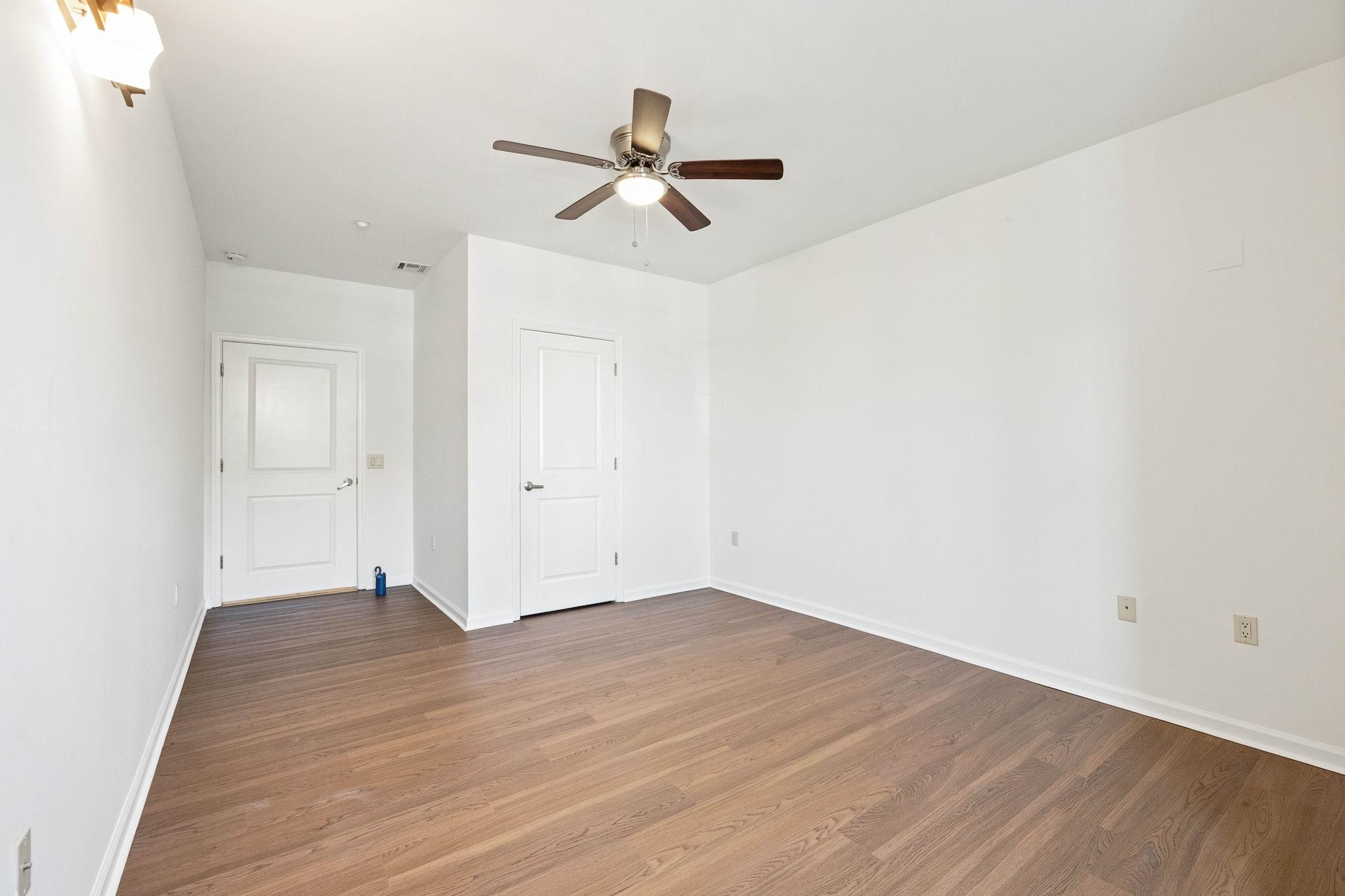 1209 SUMMIT AVE Unit: 202
