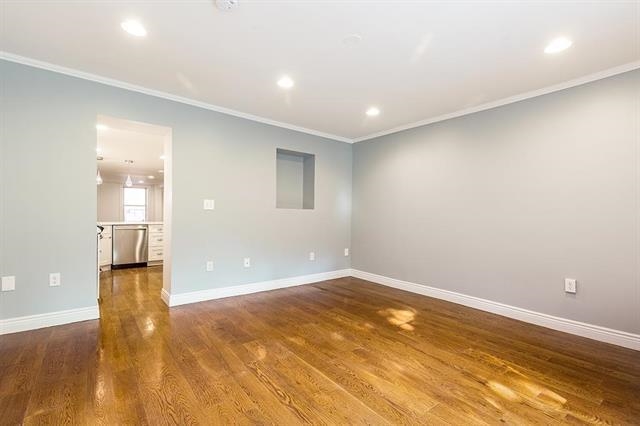 281.5 2ND ST Unit: 3
