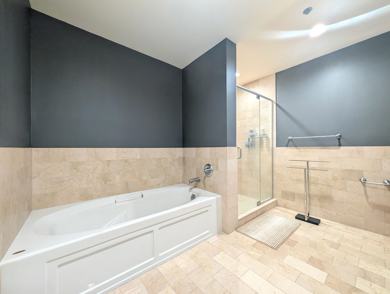 1125 MAXWELL LANE Unit: 206