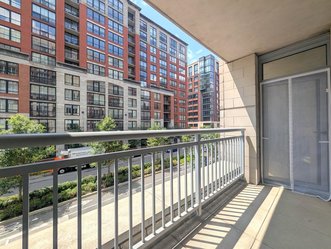 1125 MAXWELL LANE Unit: 206