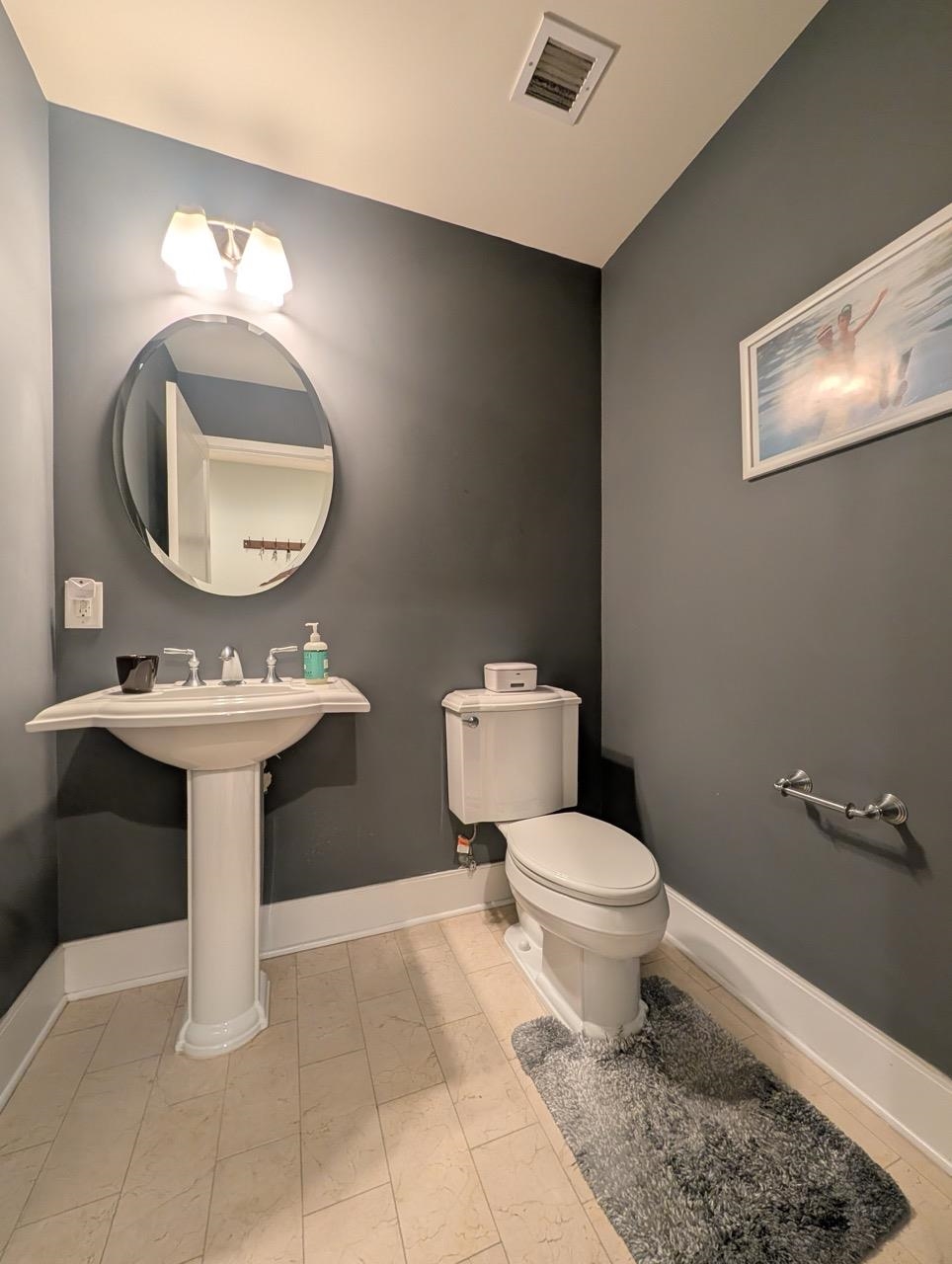 1125 MAXWELL LANE Unit: 206