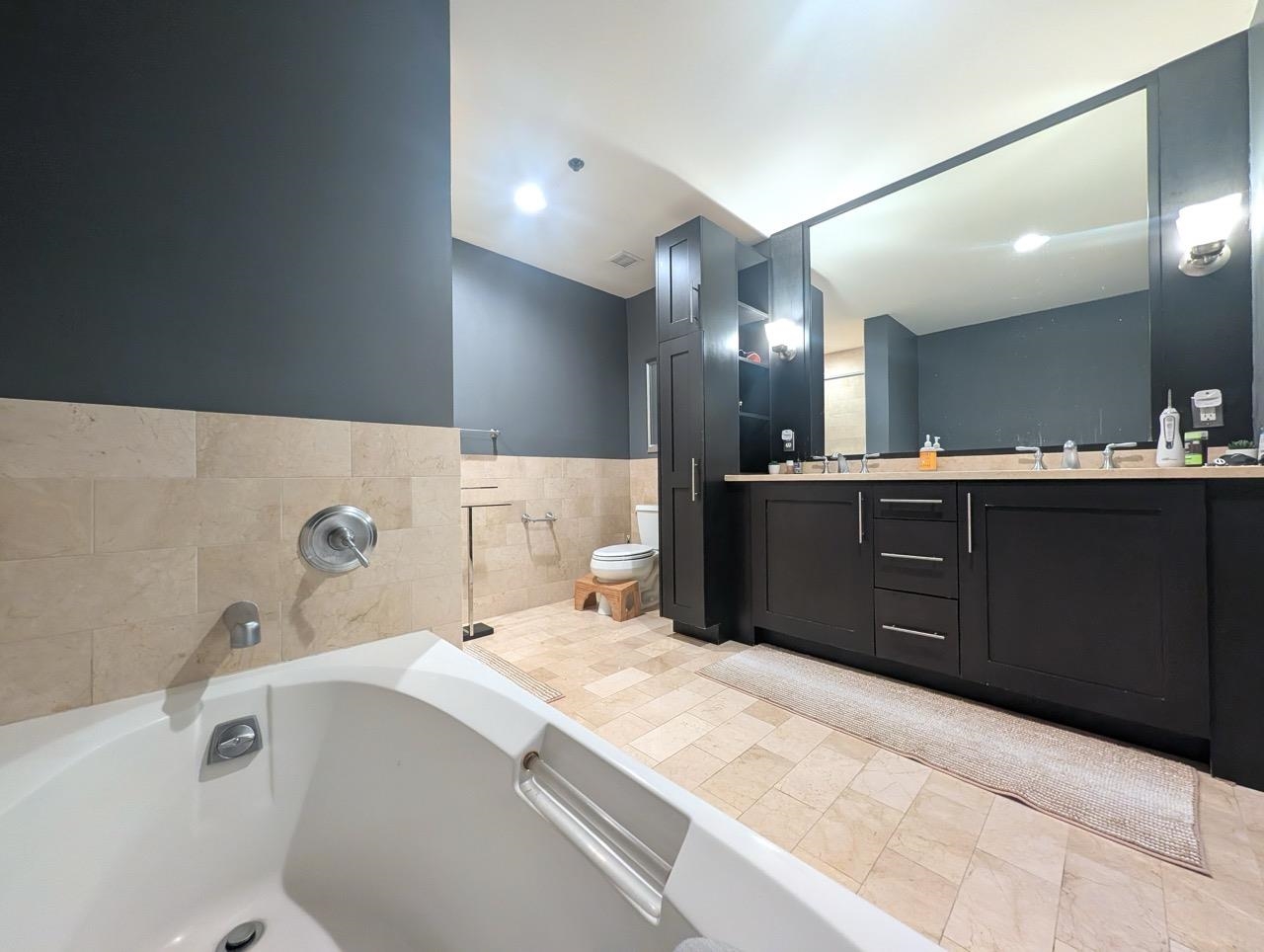 1125 MAXWELL LANE Unit: 206