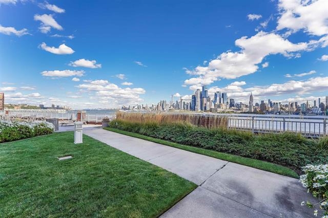 1125 MAXWELL LANE Unit: 206