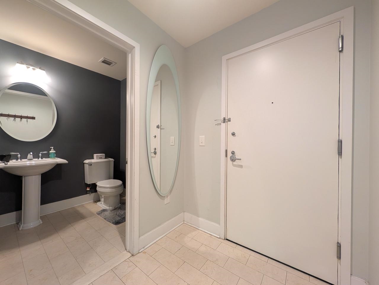 1125 MAXWELL LANE Unit: 206