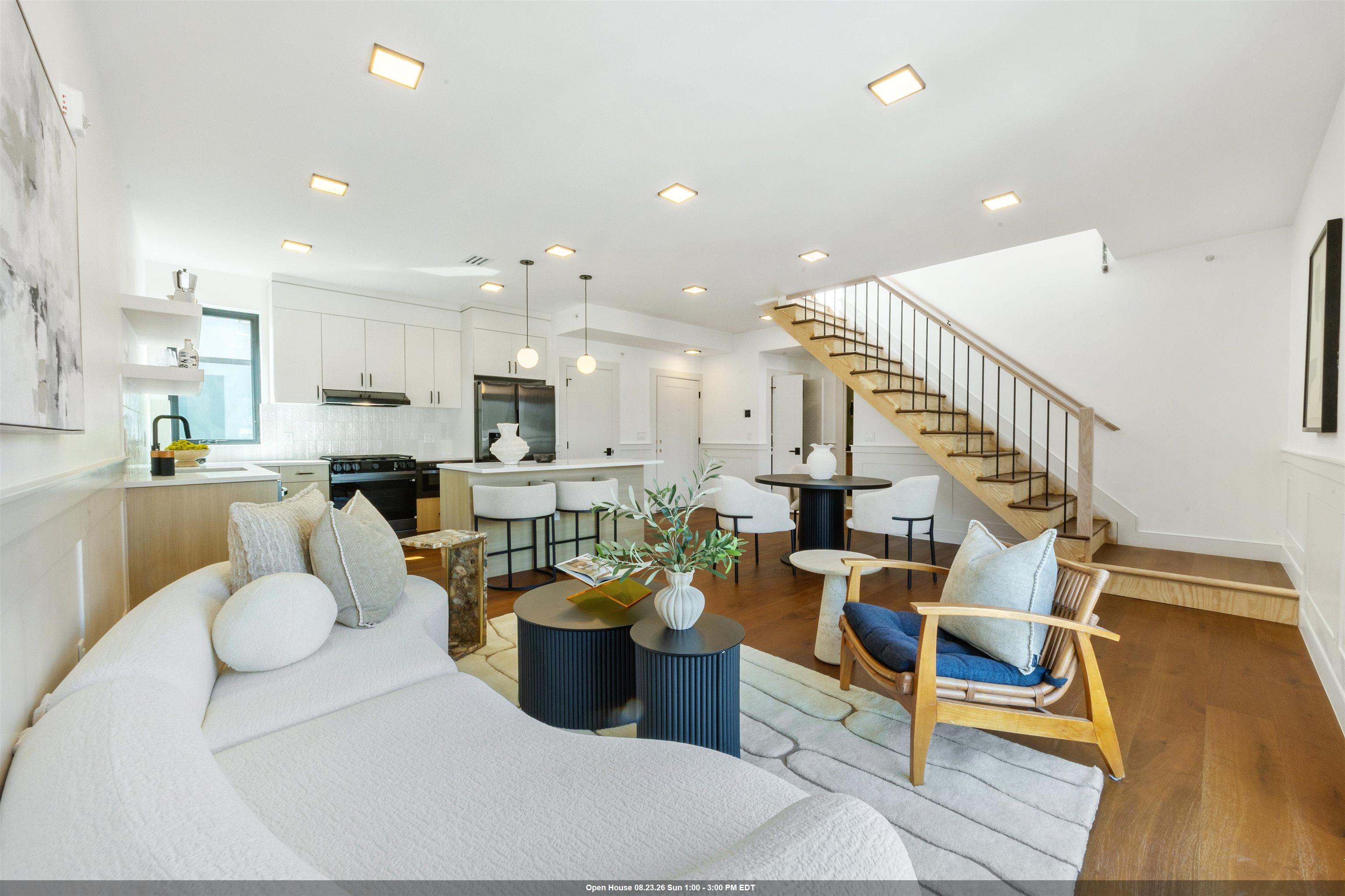 262 NEW YORK AVE Unit: 404