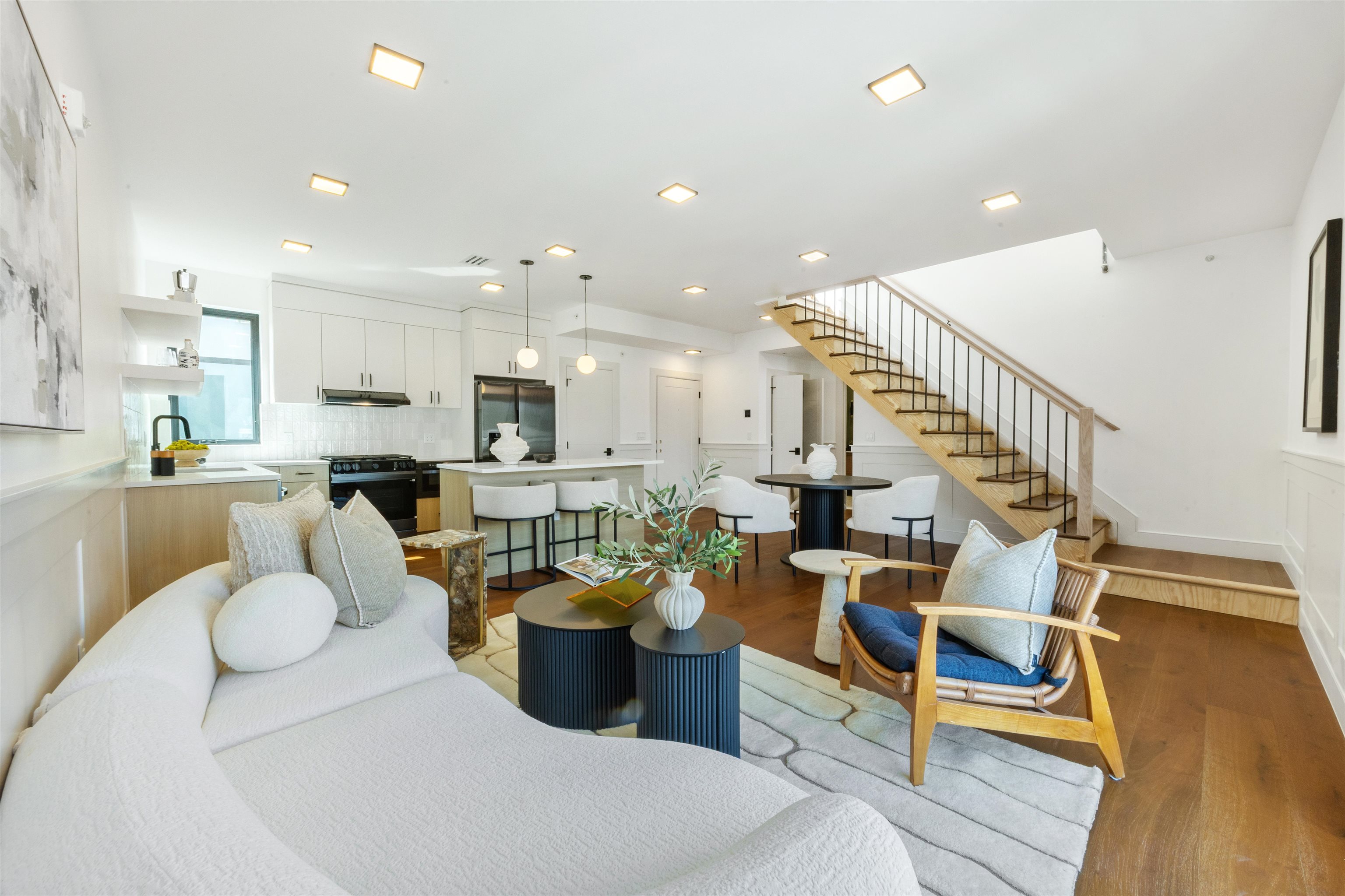 262 NEW YORK AVE Unit: 404