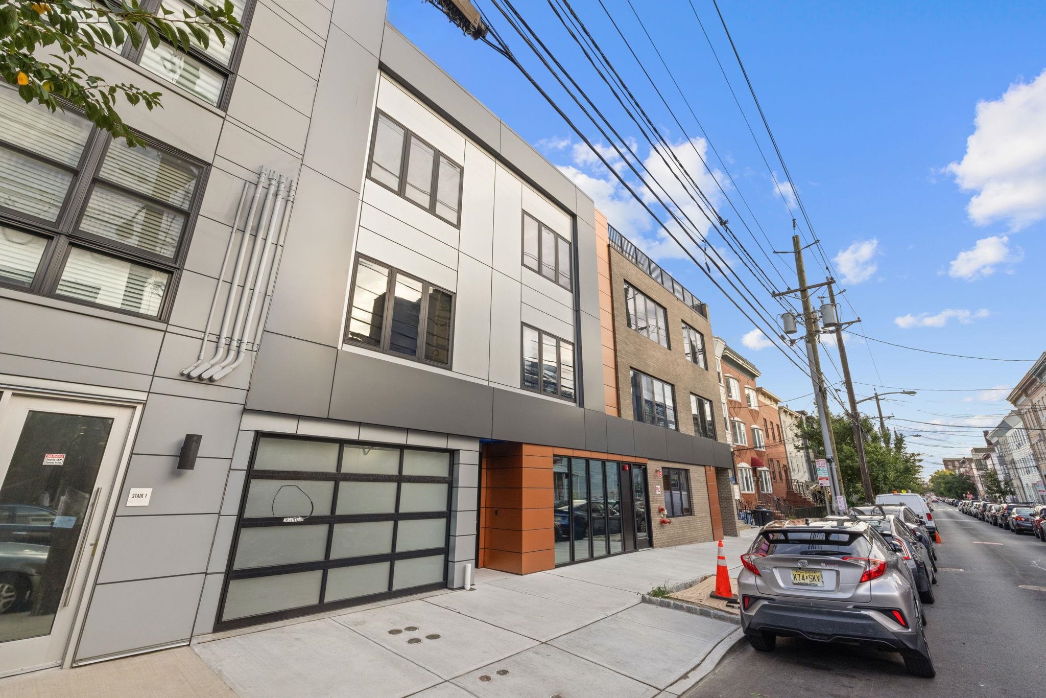 262 NEW YORK AVE Unit: 203