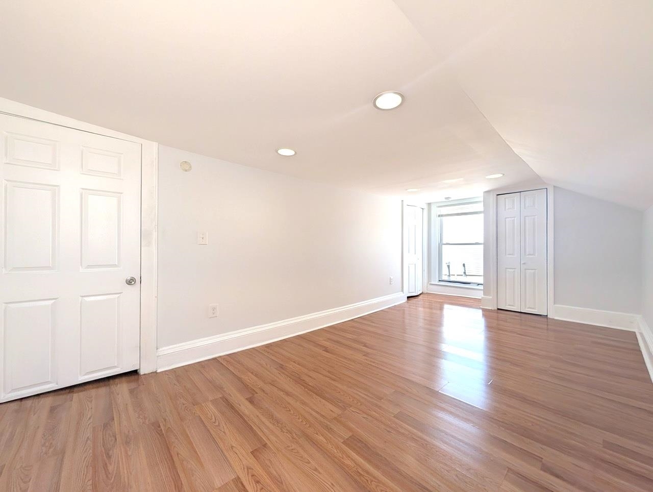 69 BEACON AVE Unit: 3