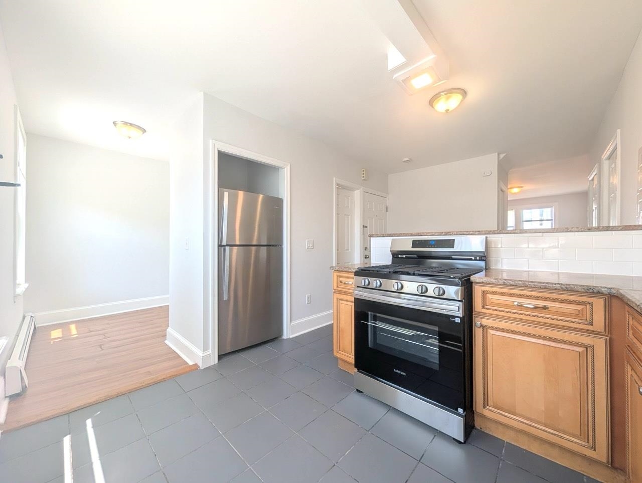 69 BEACON AVE Unit: 3
