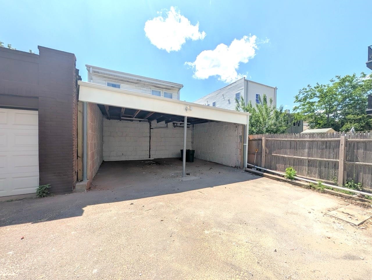 69 BEACON AVE Unit: 3