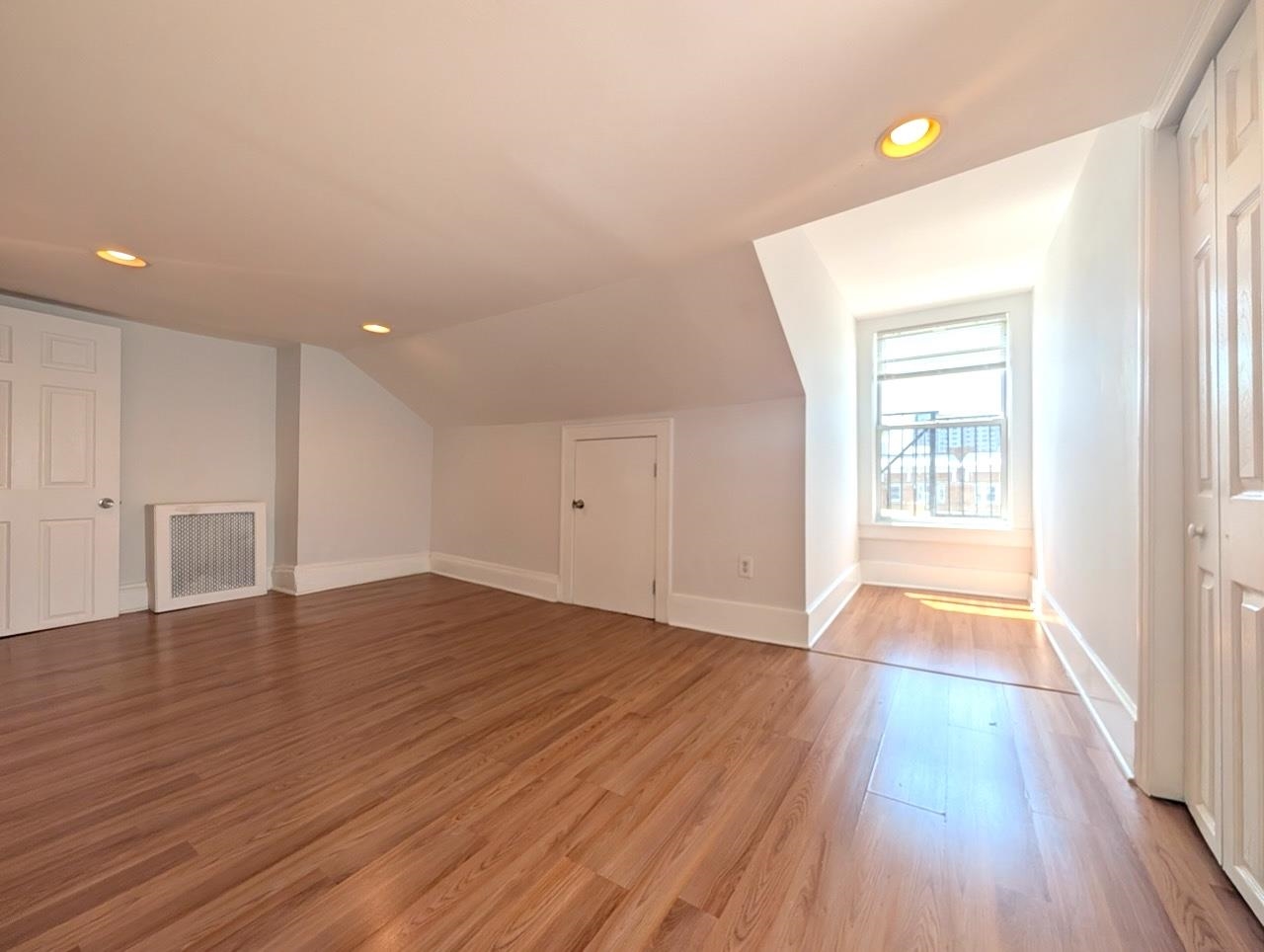 69 BEACON AVE Unit: 3
