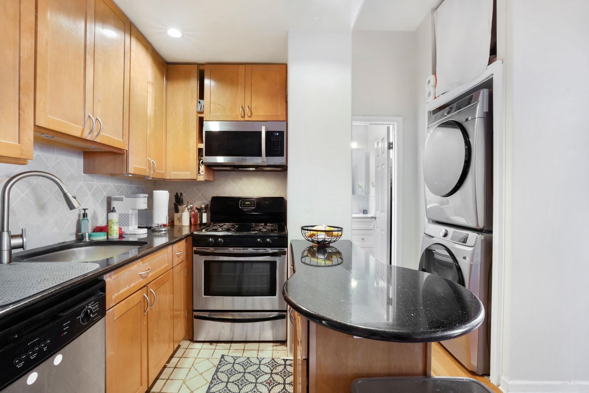 319 BARROWS AVE Unit: 5A