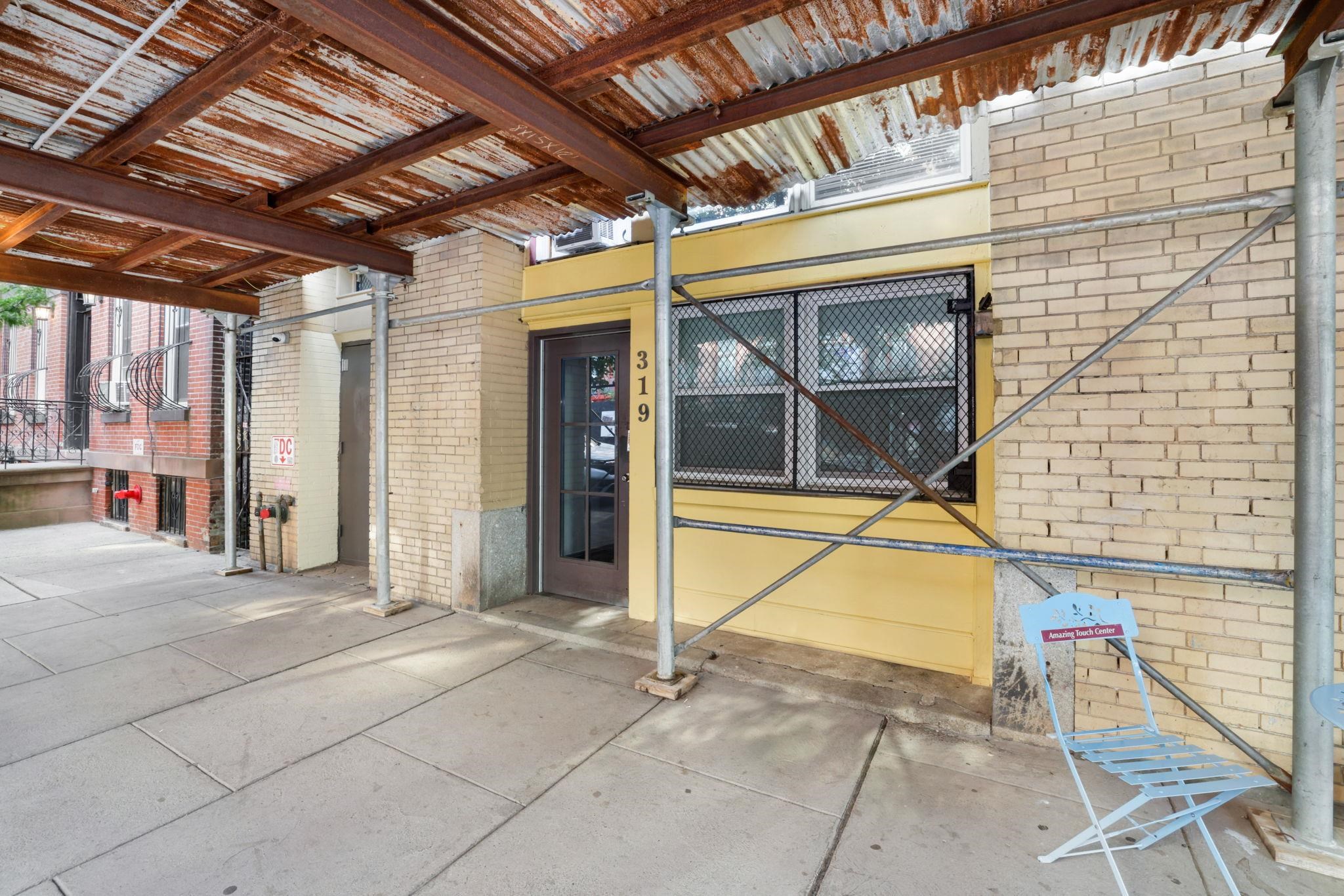 319 BARROWS AVE Unit: 5A
