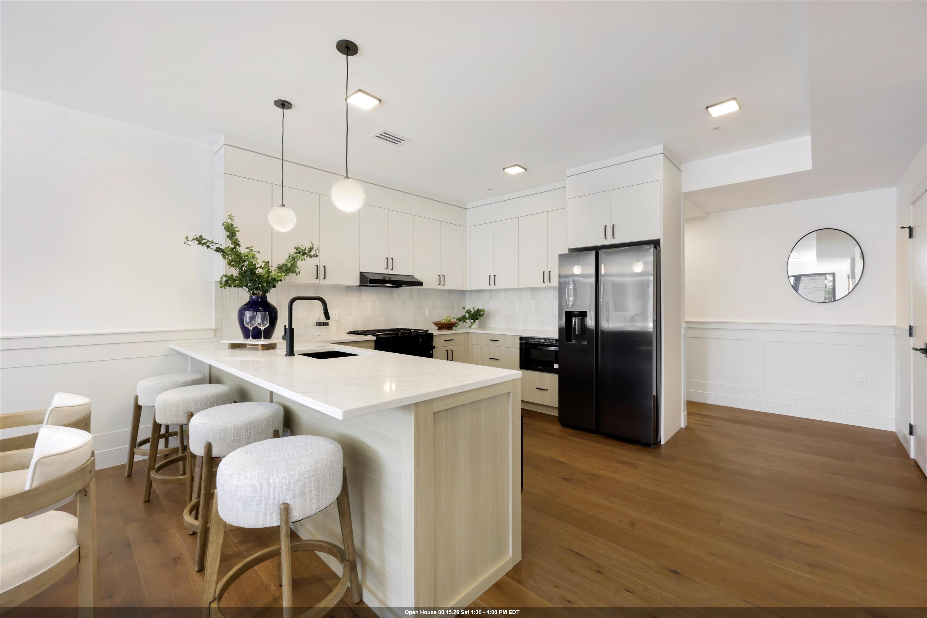 262 NEW YORK AVE Unit: 302